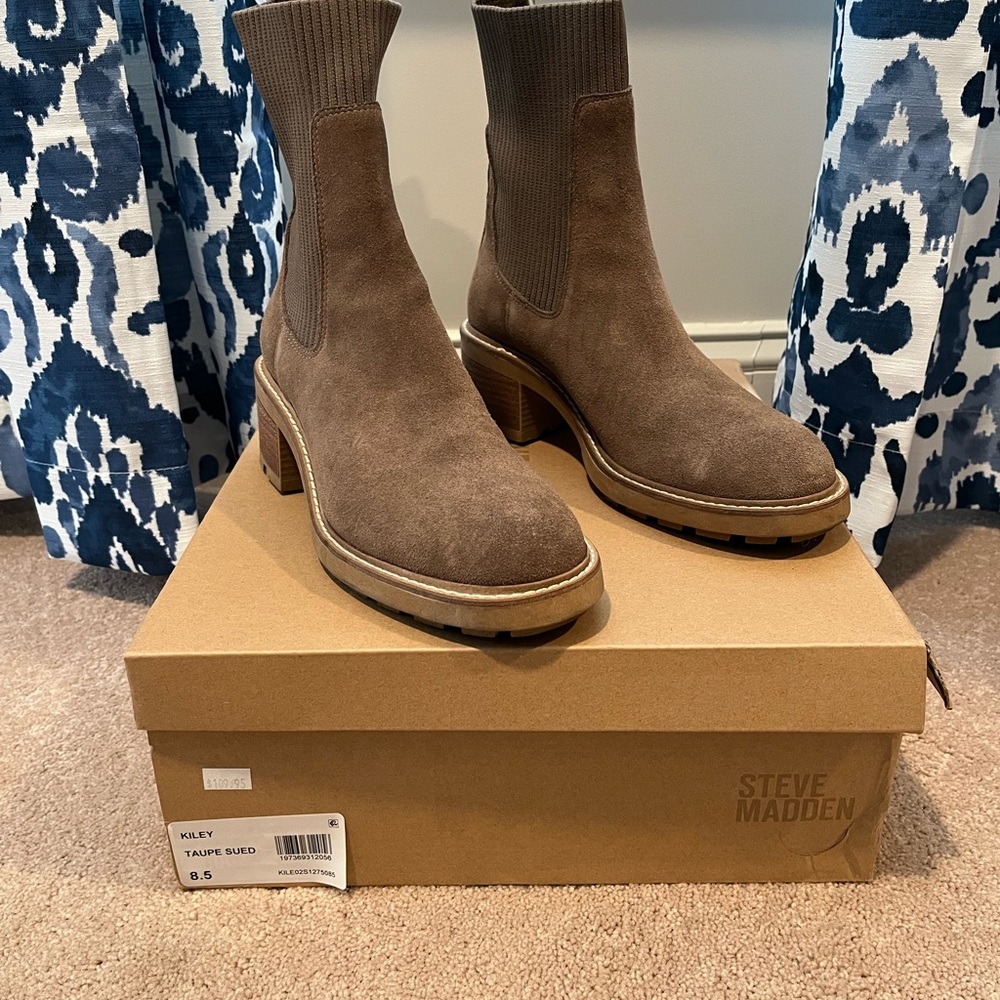 Steve Madden Brown Suede Ankle Boots